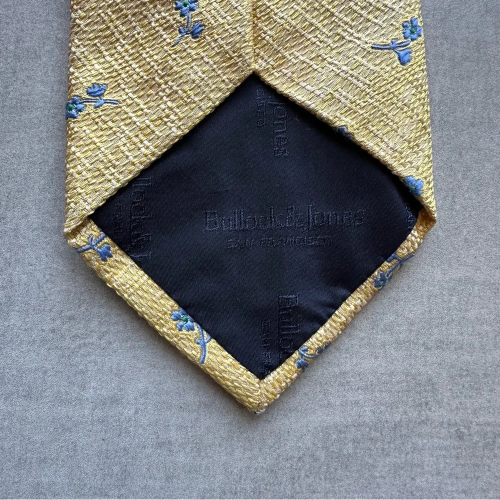 Drakes for Bullock & Jones Elegant Yellow and Blue Silk Tie for Formal Occasions